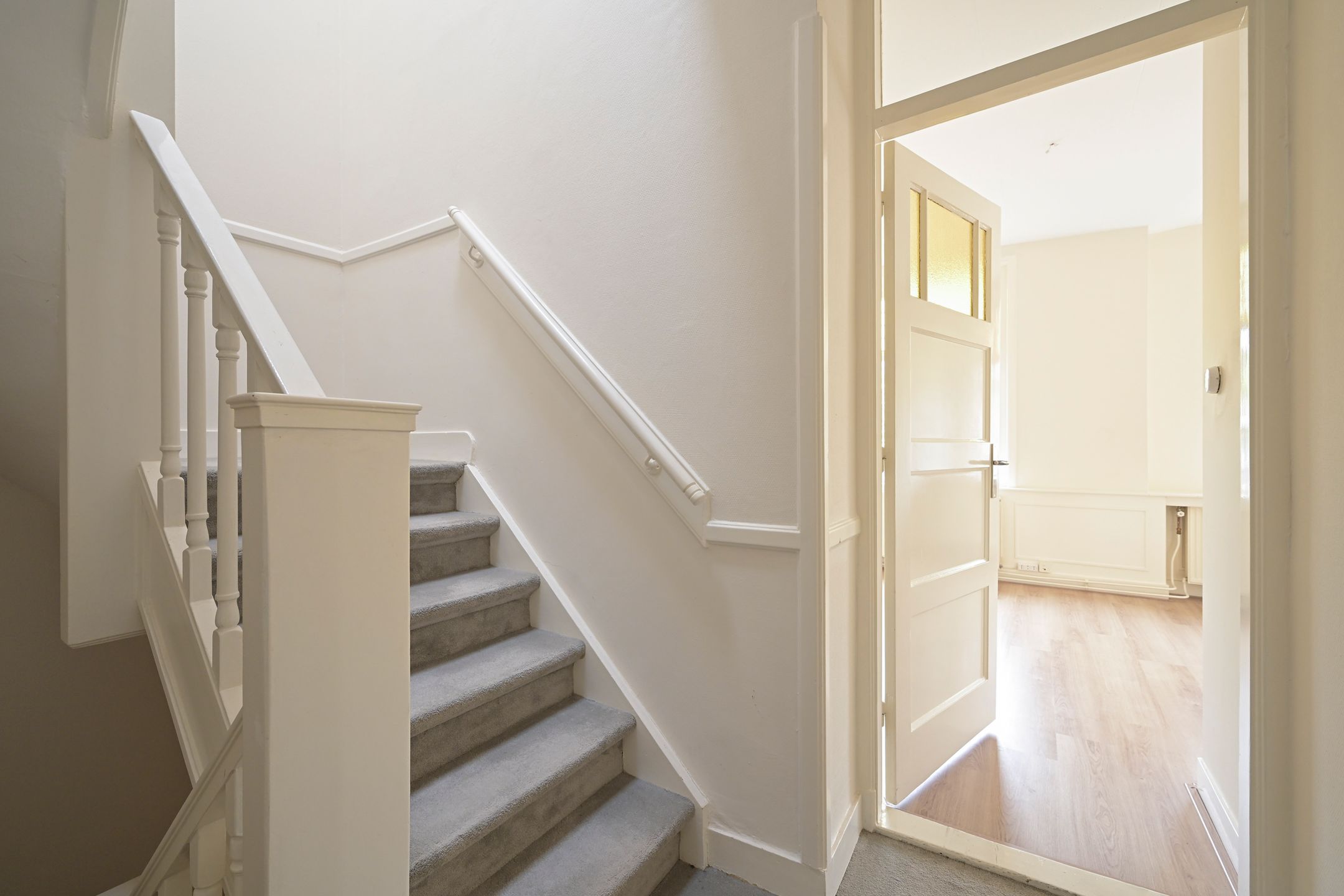 Photo 9 of Loosduinse Hoofdstraat 102-A