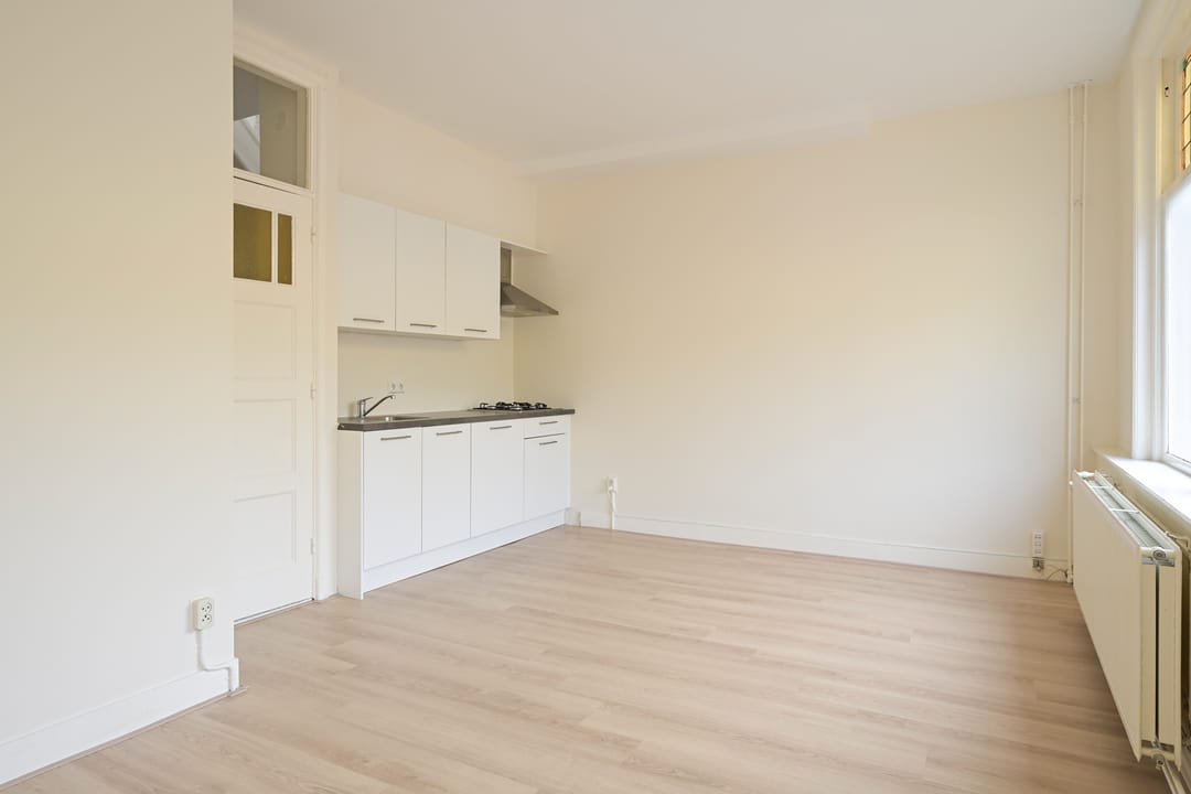 Photo 11 of Loosduinse Hoofdstraat 102-A