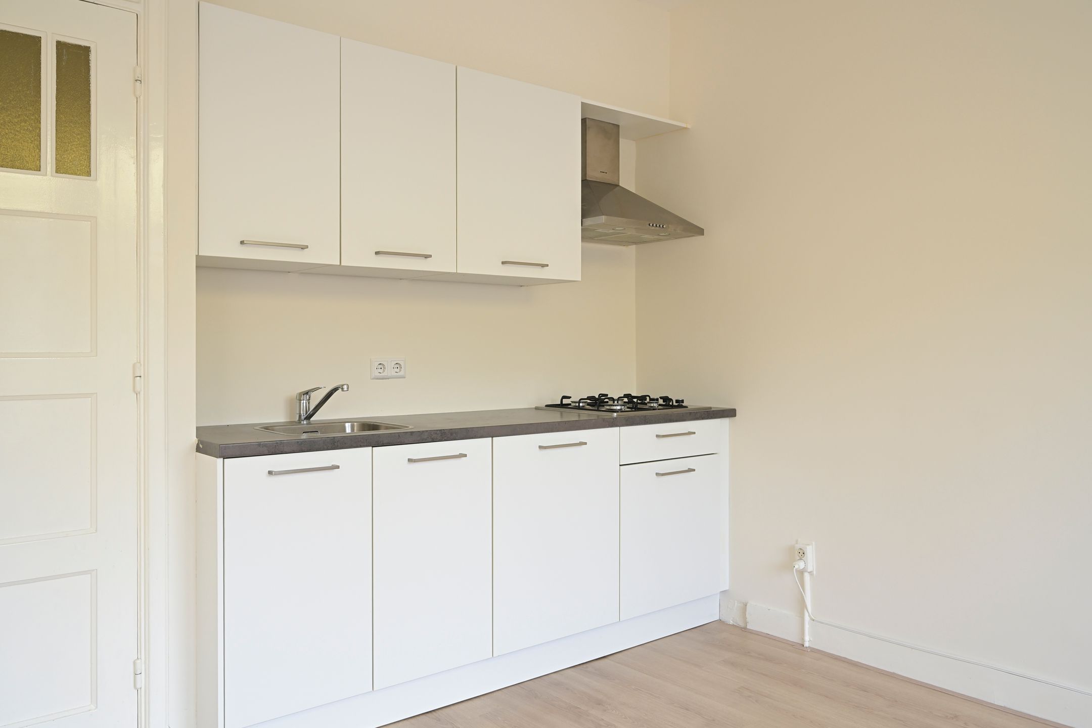 Photo 12 of Loosduinse Hoofdstraat 102-A