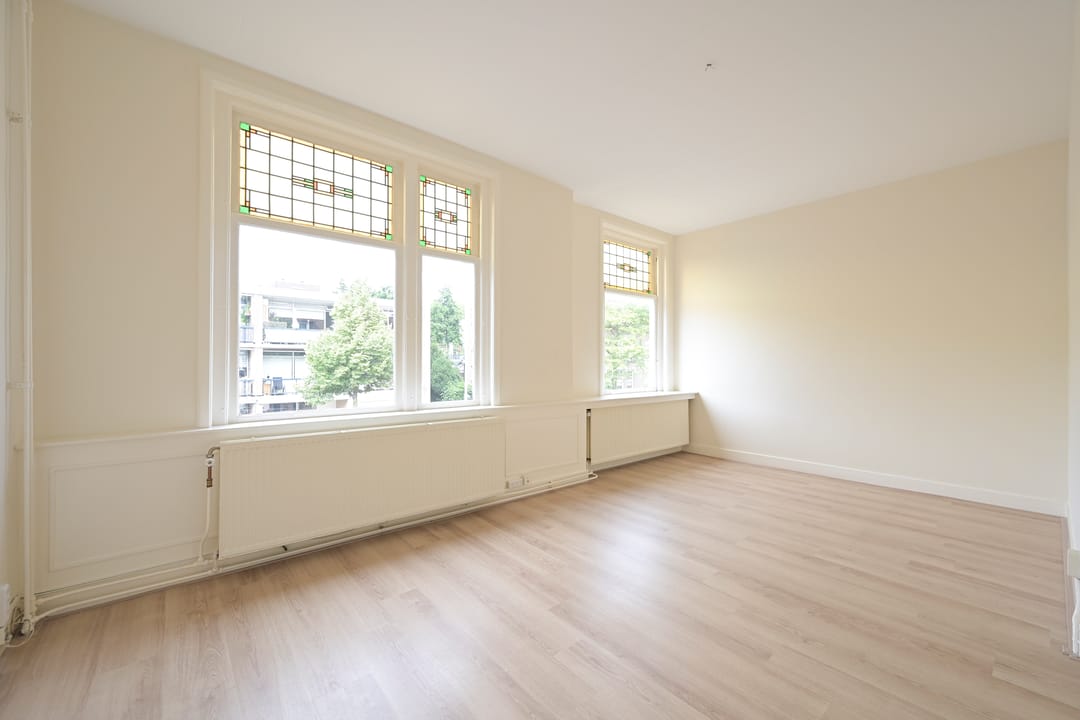 Photo 13 of Loosduinse Hoofdstraat 102-A