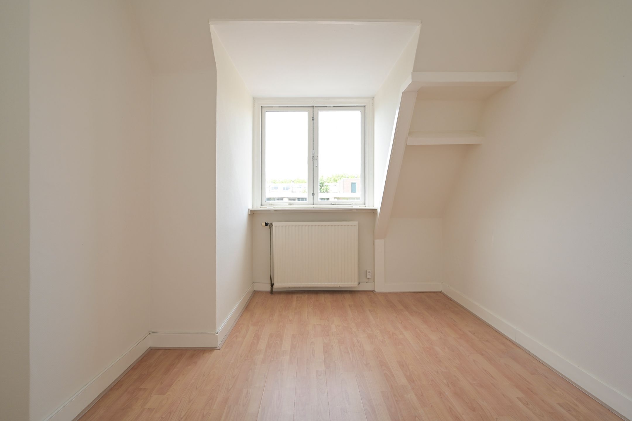 Photo 21 of Loosduinse Hoofdstraat 102-A