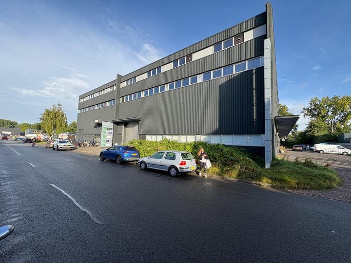 Neutronstraat 7-21, Groningen