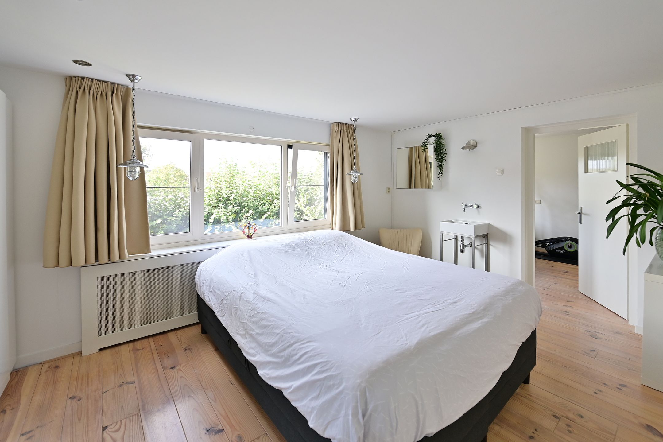 Foto 15 van B. van Rooijenstraat 60