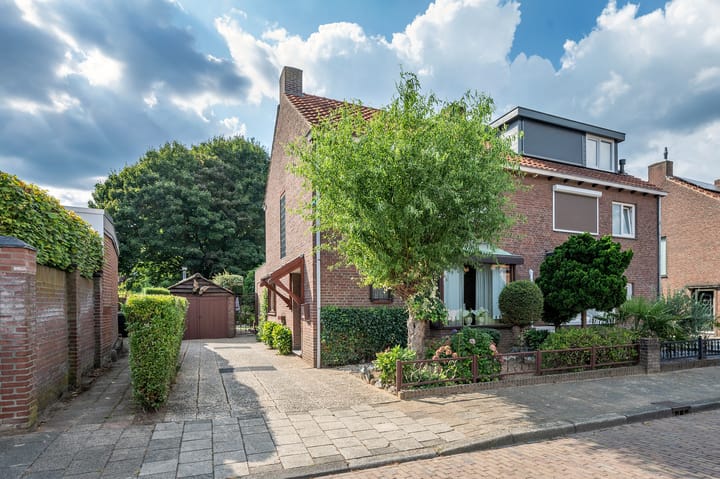 Foto 2 van van Dolhoffstraat 1