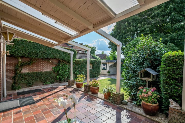 Foto 39 van van Dolhoffstraat 1