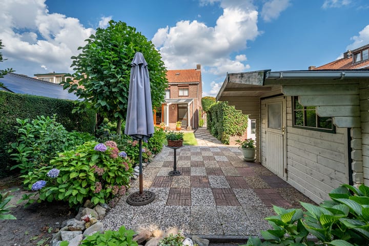 Foto 46 van van Dolhoffstraat 1