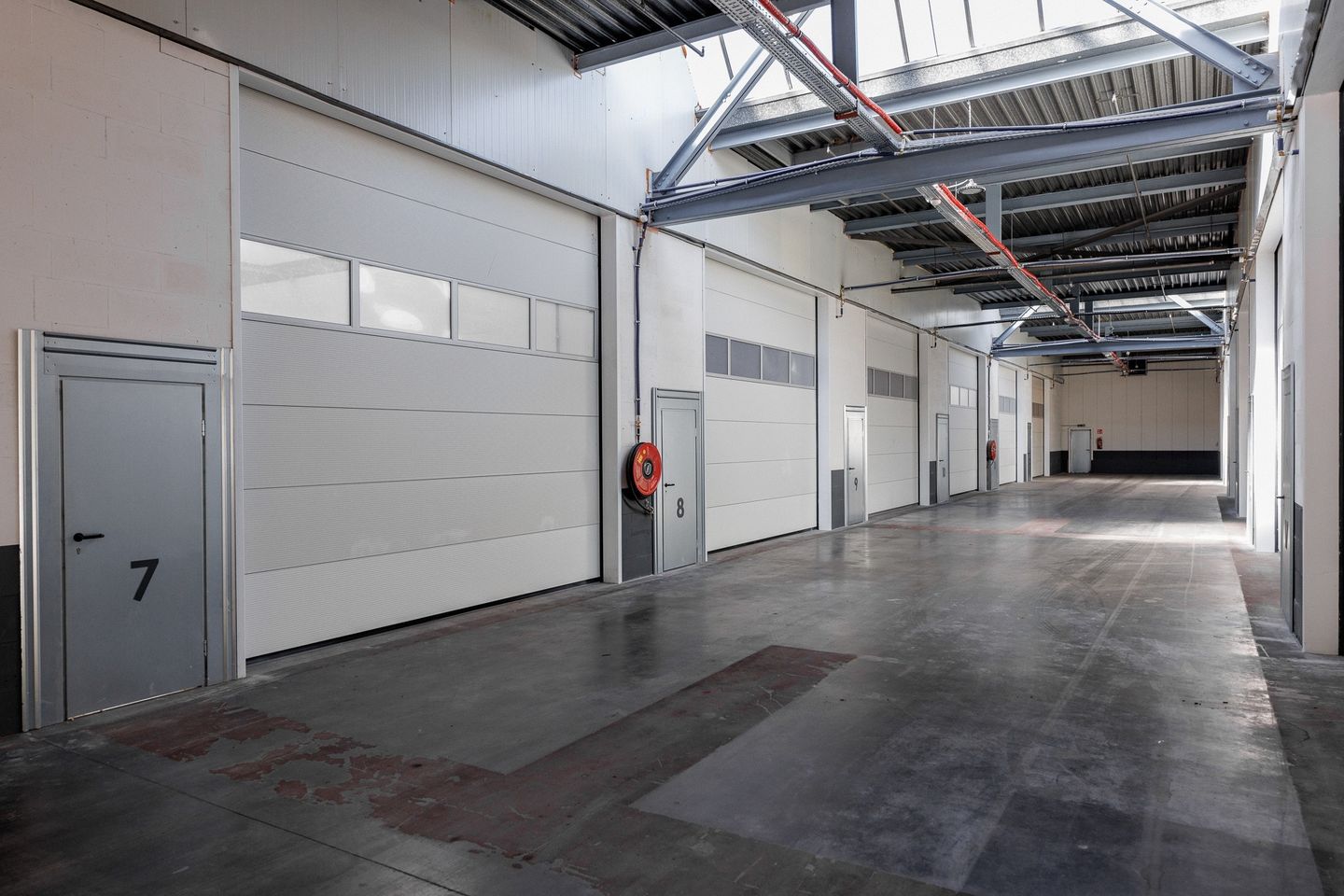 View photo 2 of Kinderdijk 35-l