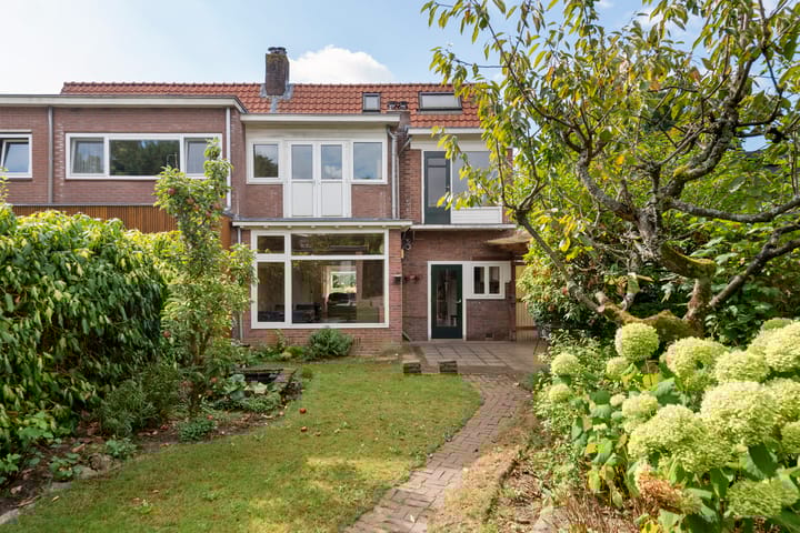 Photo 22 of Adama van Scheltemastraat 12