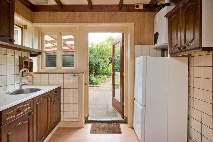 Photo 17 of Adama van Scheltemastraat 12