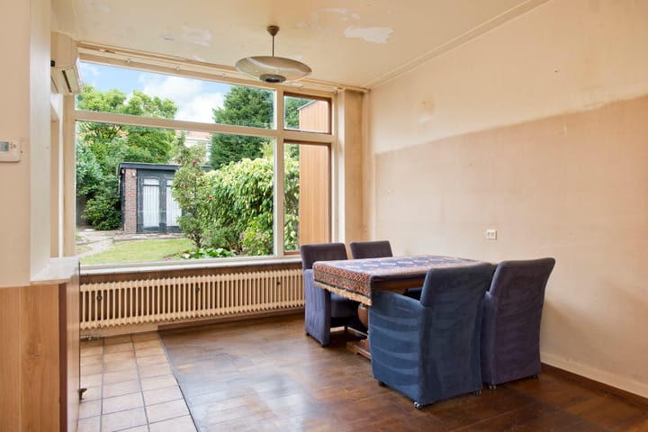 Photo 12 of Adama van Scheltemastraat 12