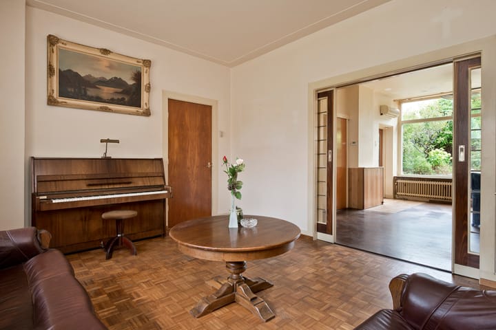 Photo 10 of Adama van Scheltemastraat 12