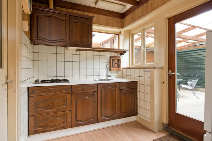 Photo 16 of Adama van Scheltemastraat 12