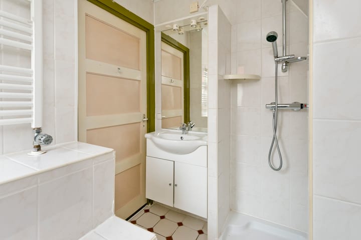 Photo 33 of Adama van Scheltemastraat 12