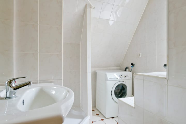 Photo 34 of Adama van Scheltemastraat 12