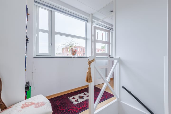 Photo 32 of Willem Hedastraat 16