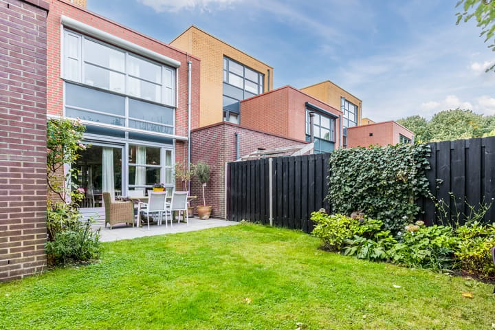 Photo 40 of Willem Hedastraat 16