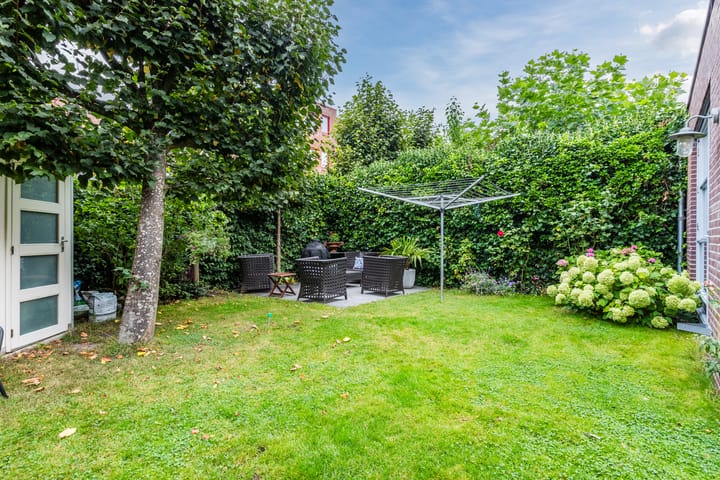 Photo 41 of Willem Hedastraat 16