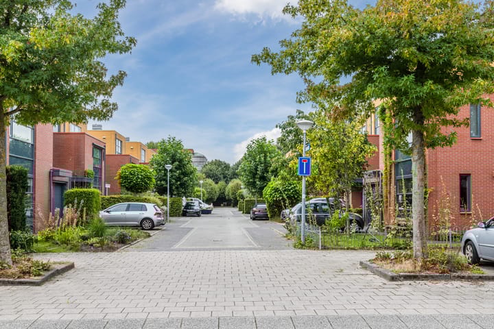 Photo 44 of Willem Hedastraat 16