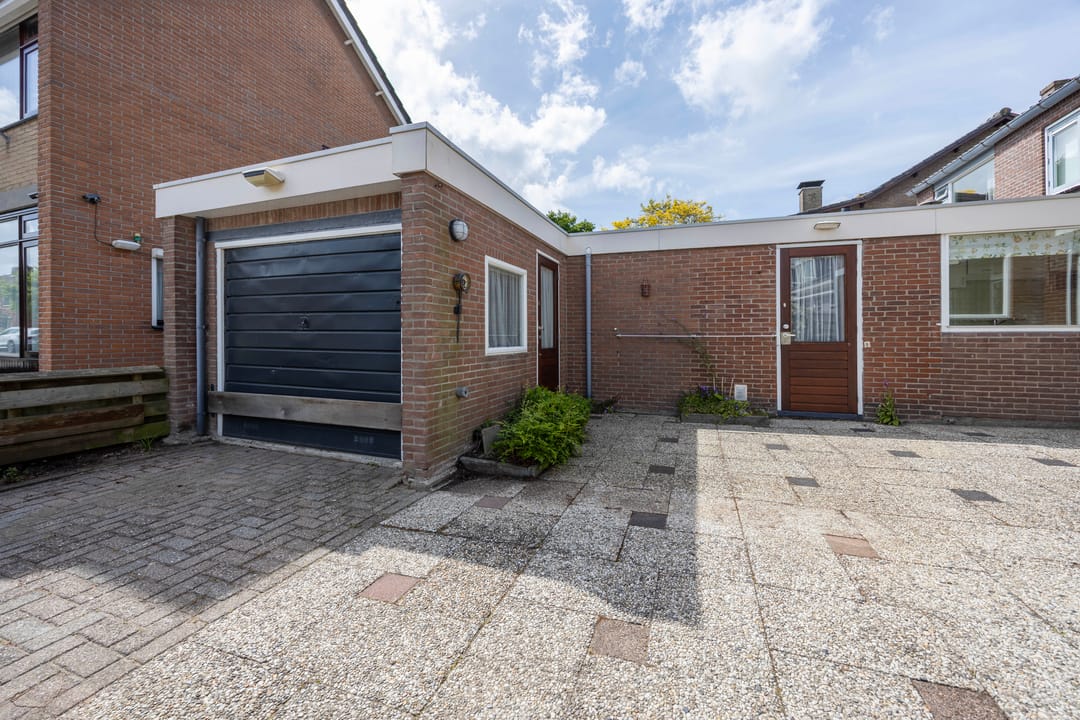 Photo 2 of Bernhardstraat 23