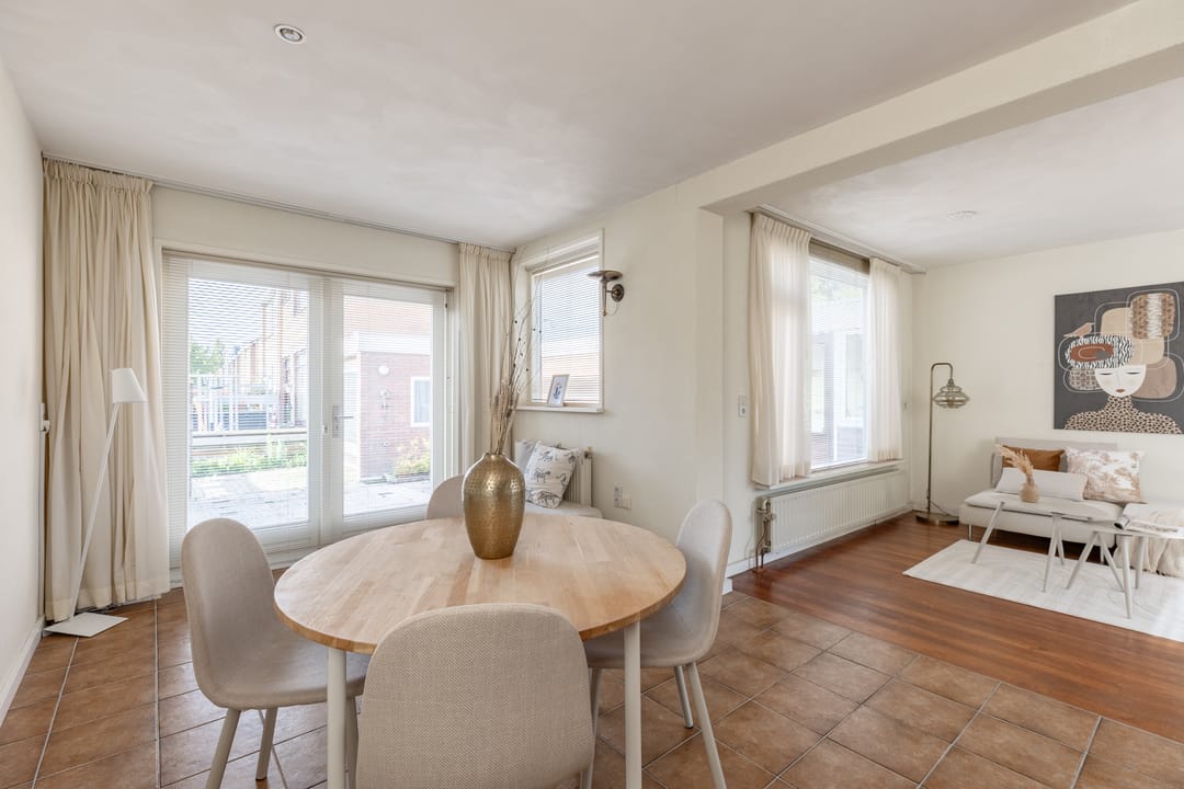 Photo 13 of Bernhardstraat 23