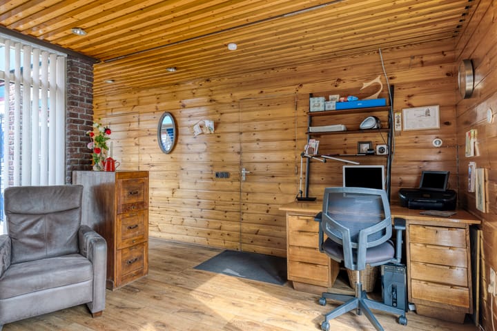 Photo 23 of Leeksterweg 18