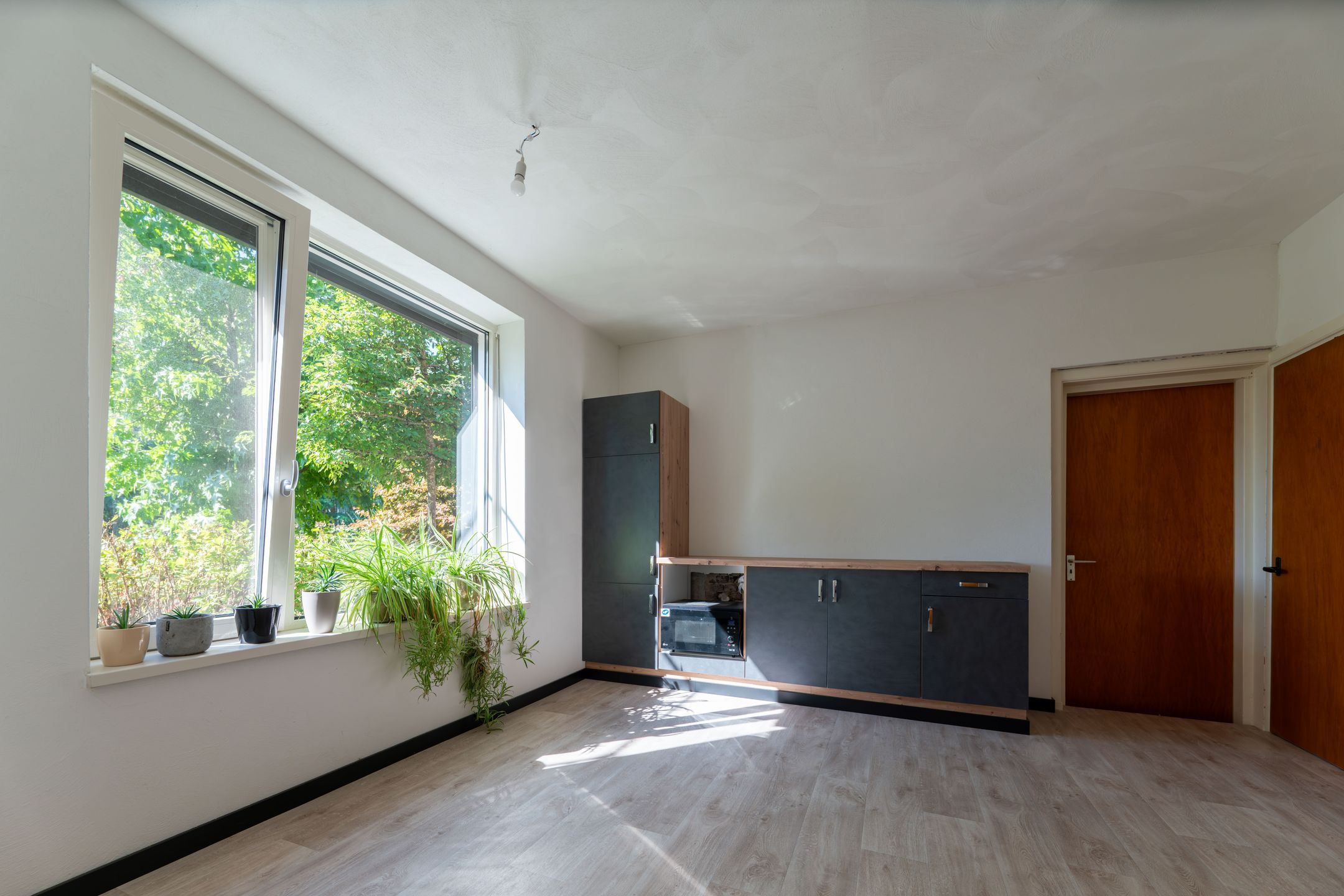Photo 18 of Deckersstraat 12