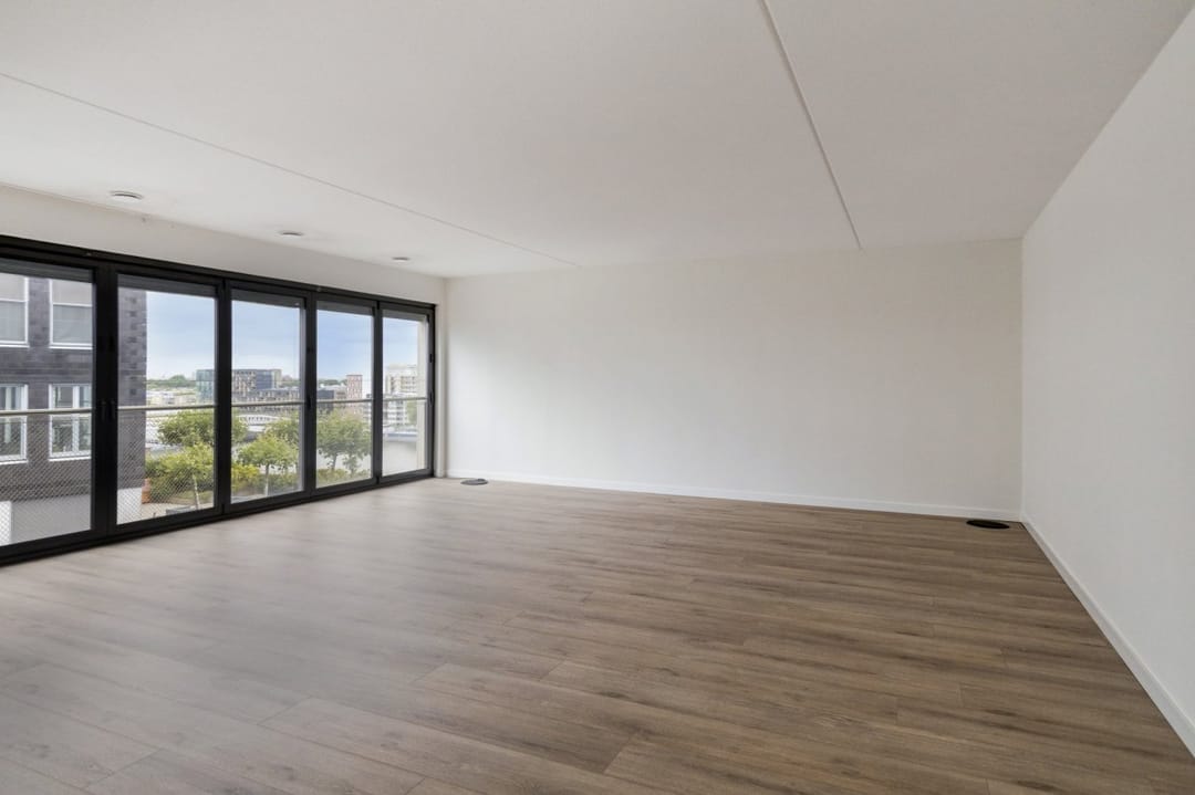 Foto 1 van Purperhoedenveem 108