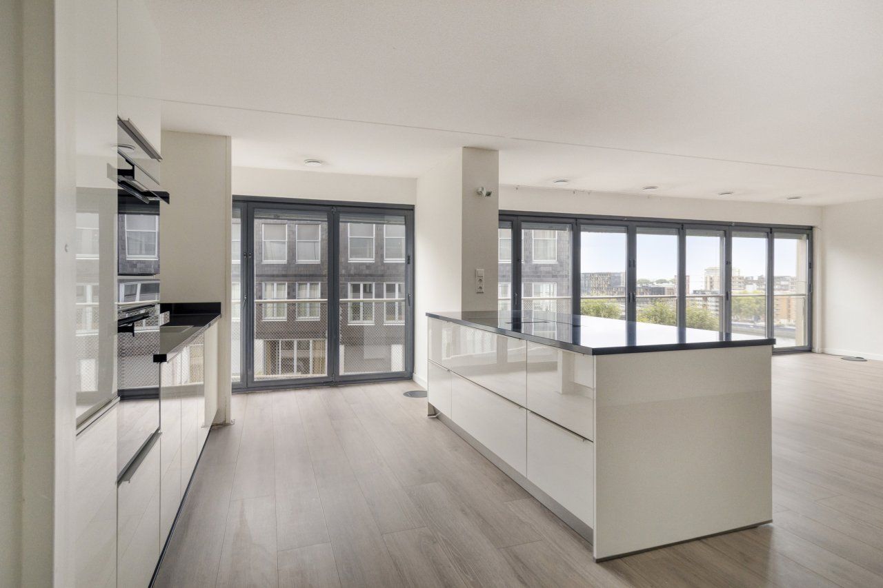 Foto 3 van Purperhoedenveem 108