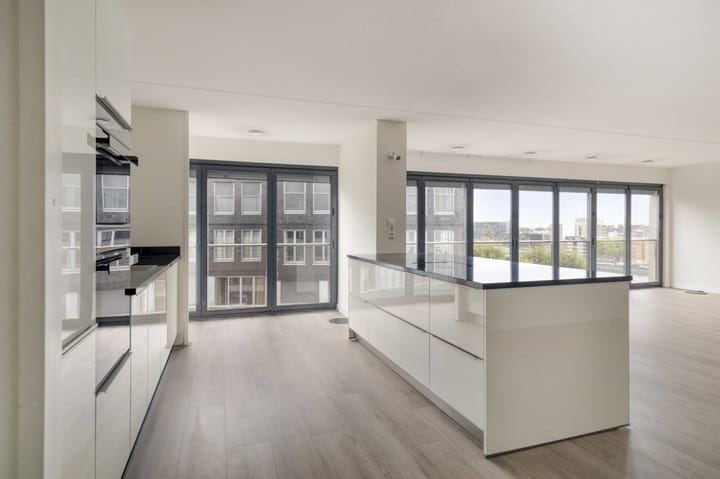 Foto 3 van Purperhoedenveem 108