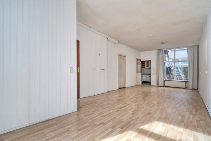 Photo 2 of Poelgeeststraat 6