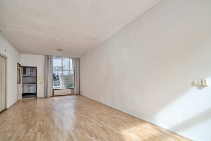 Photo 4 of Poelgeeststraat 6