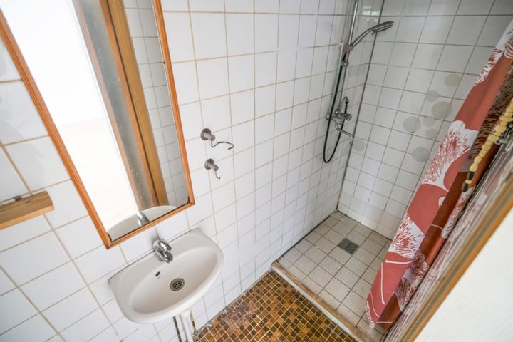 Photo 7 of Poelgeeststraat 6