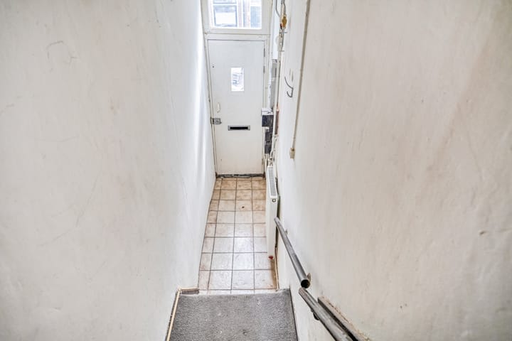 Photo 18 of Poelgeeststraat 6