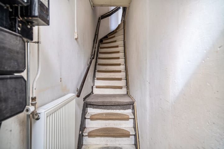 Photo 19 of Poelgeeststraat 6