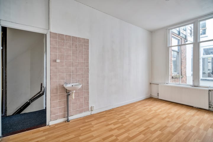 Photo 23 of Poelgeeststraat 6