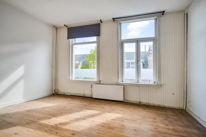 Photo 25 of Poelgeeststraat 6