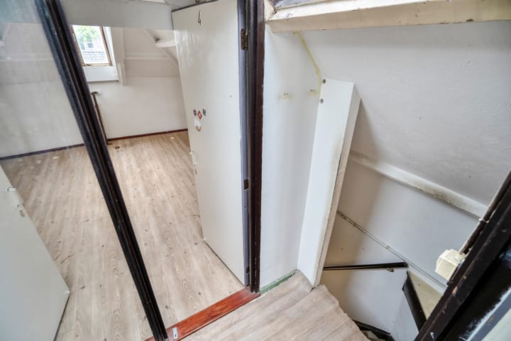 Photo 33 of Poelgeeststraat 6