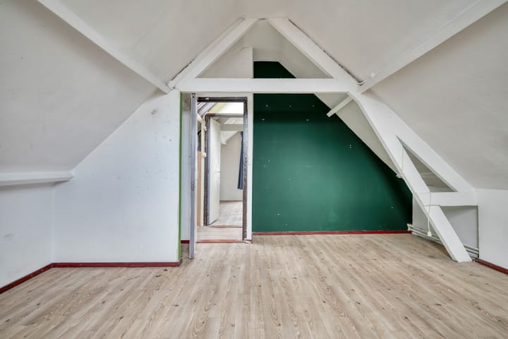 Photo 37 of Poelgeeststraat 6