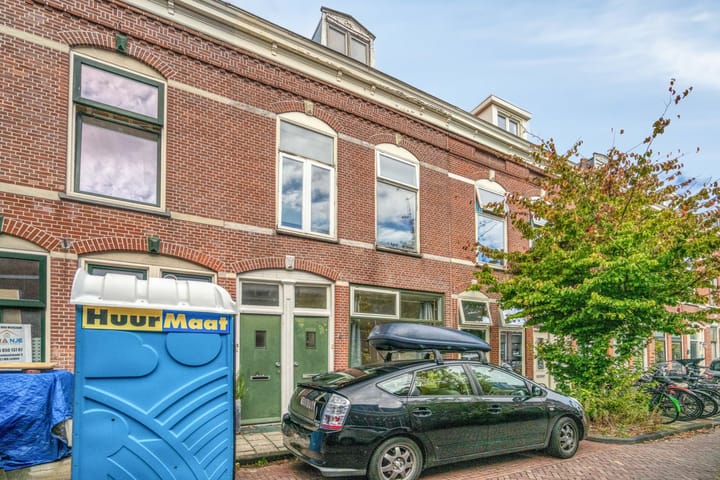 Photo 42 of Poelgeeststraat 6