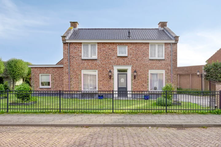 Foto 1 van Warmondplein 1