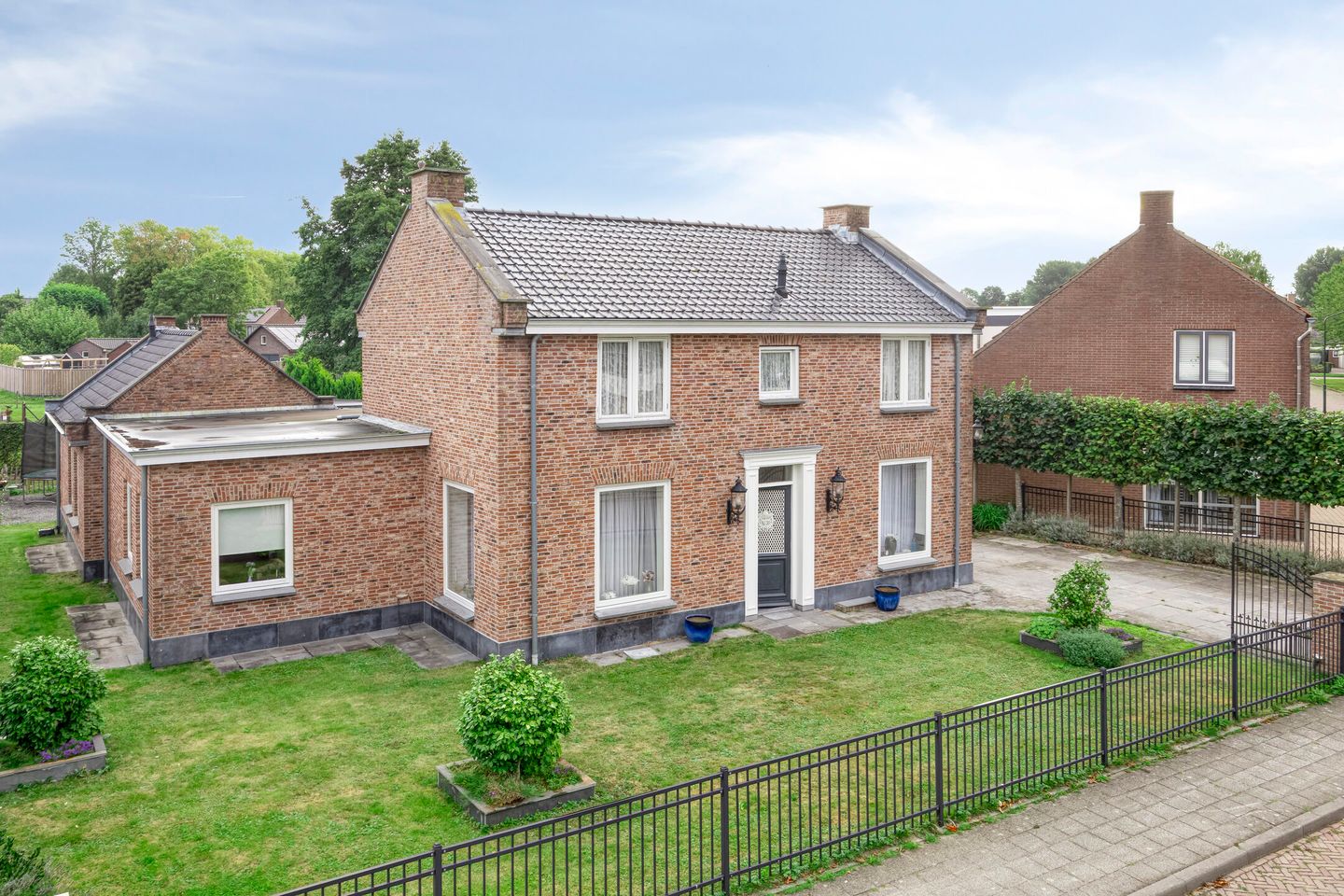 Foto 4 van Warmondplein 1