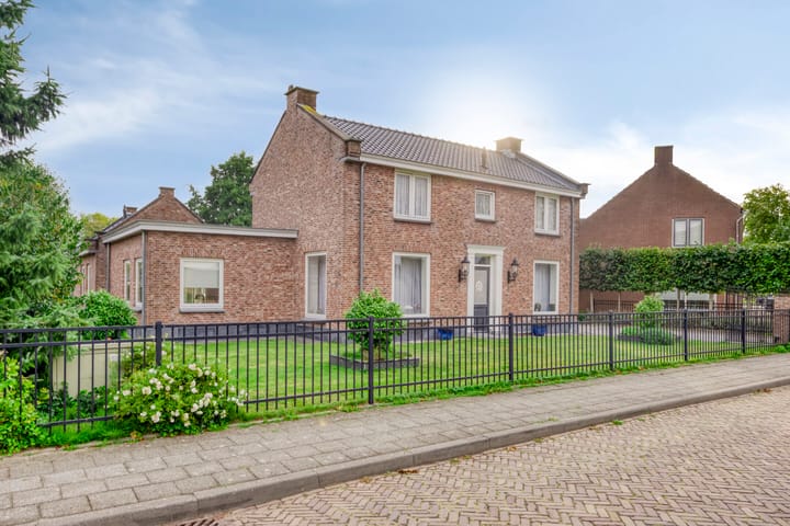 Foto 7 van Warmondplein 1