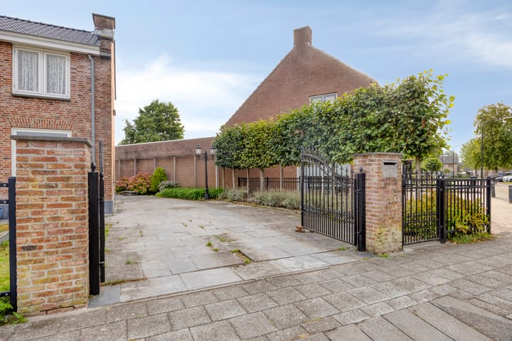 Foto 8 van Warmondplein 1