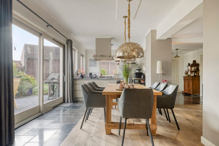 Foto 18 van Warmondplein 1