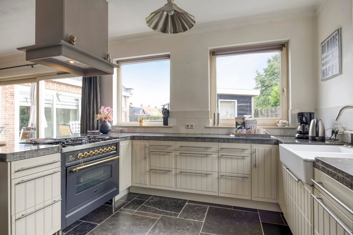 Foto 21 van Warmondplein 1