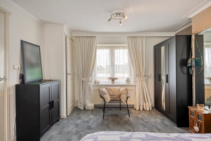 Foto 33 van Warmondplein 1