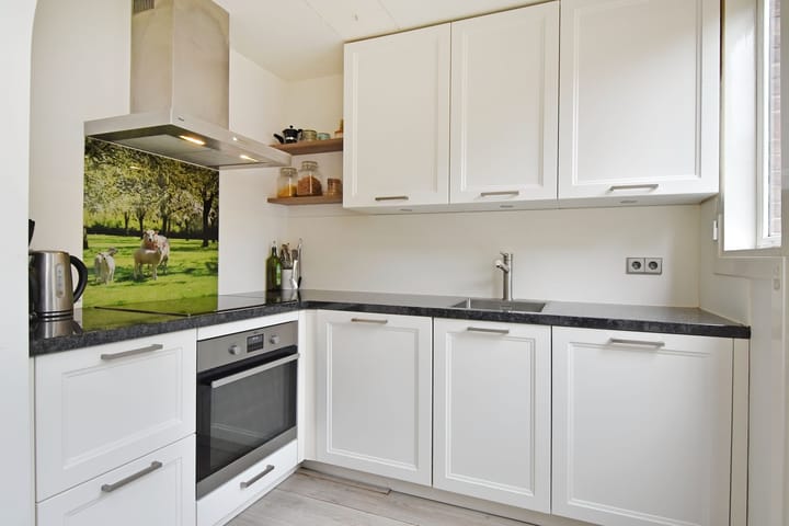 Photo 8 of Zuiderstraat 8