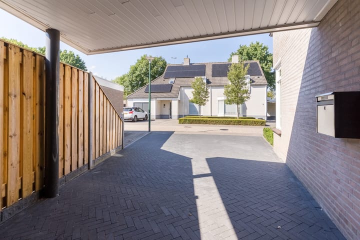 Foto 14 van Klaproosstraat 2