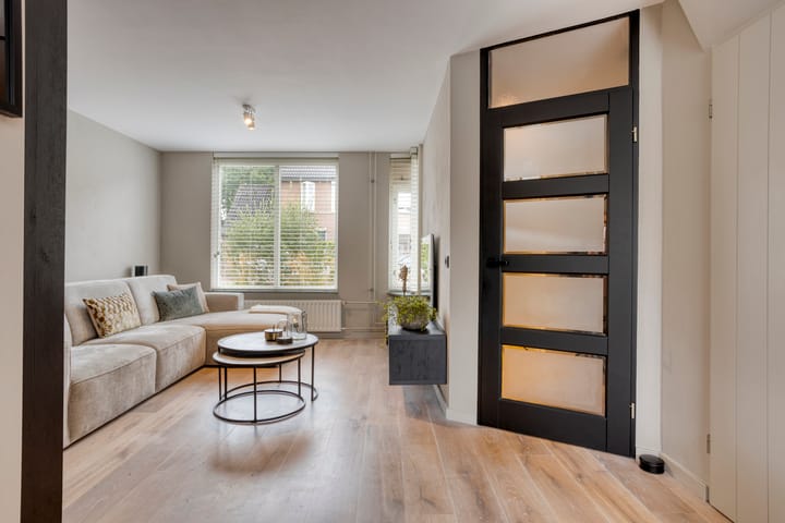 Photo 12 of Cloete 48