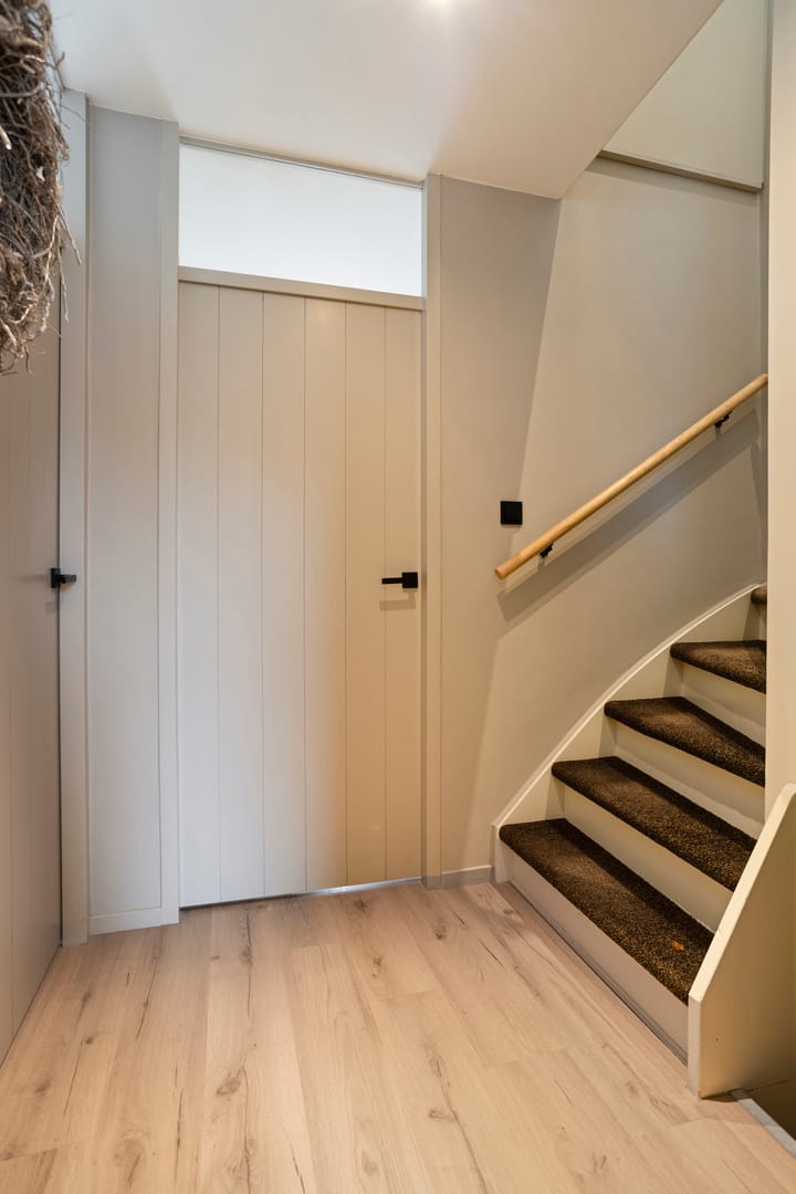 Photo 19 of Cloete 48